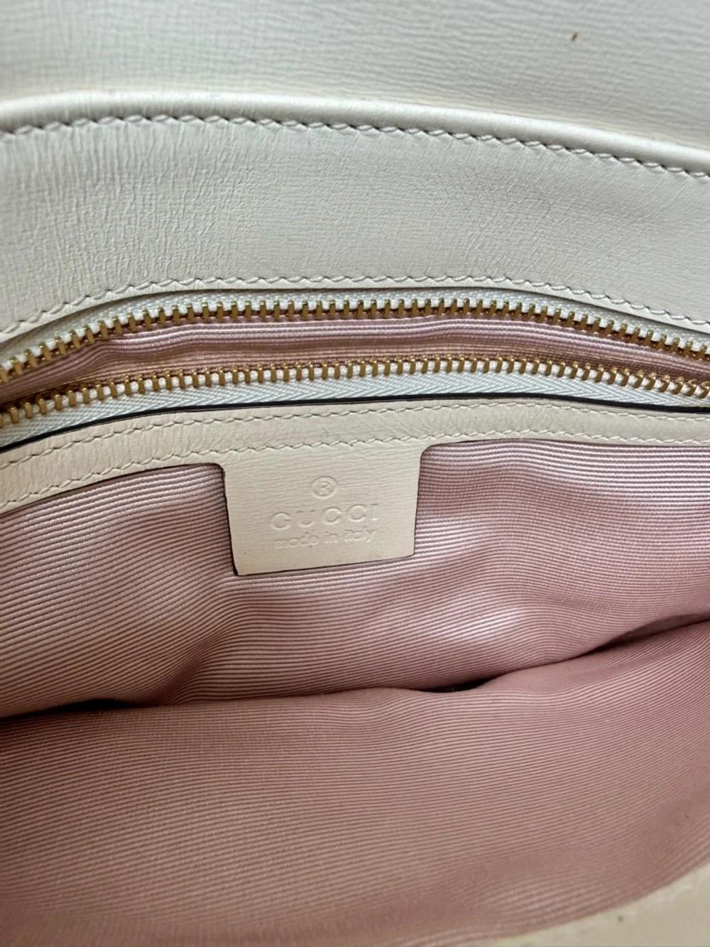 Gucci Arli Small Leather Shoulder Bag – Gold Double G - Off-White - Picture 5 of 11